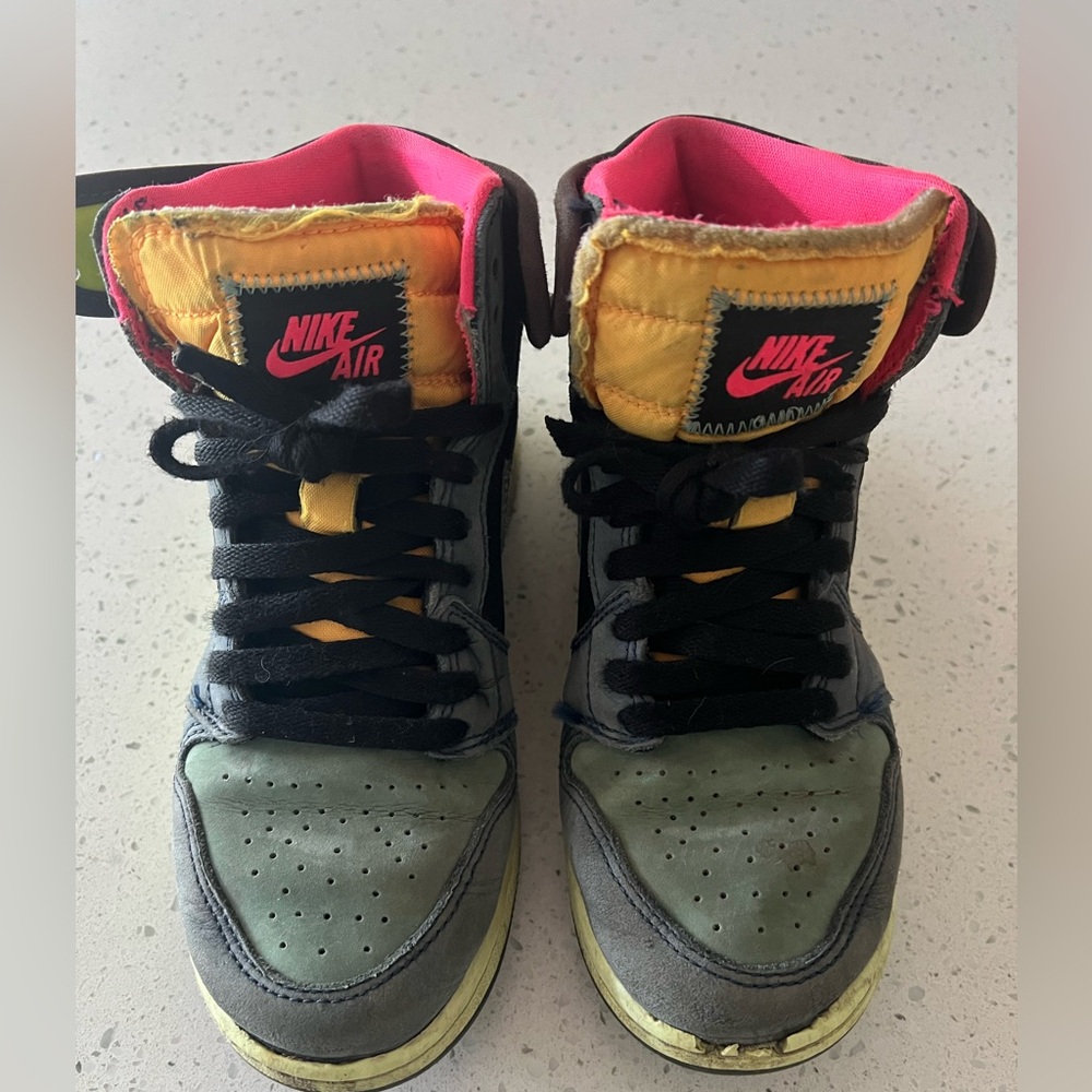 Nike Air Youth size 4